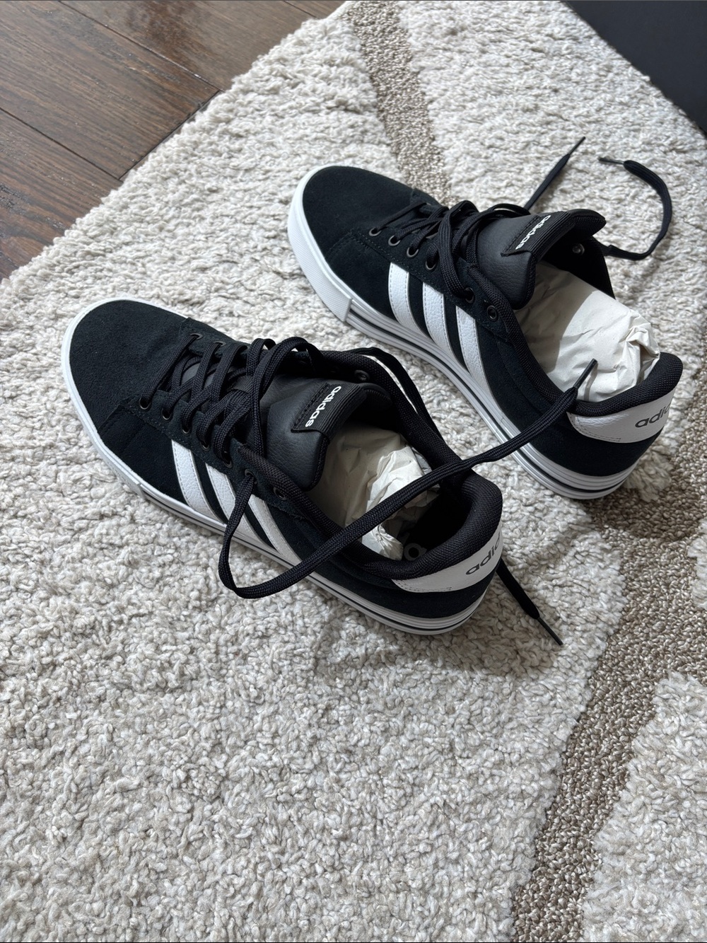 Brand new with box unisex adidas Black and White IF4502 sneakers